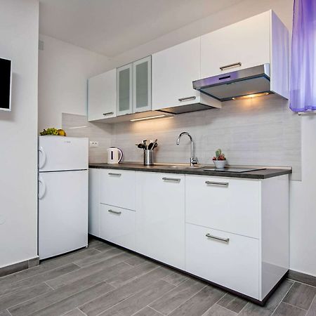 Apartment And Studio Tereza Rovigno Esterno foto